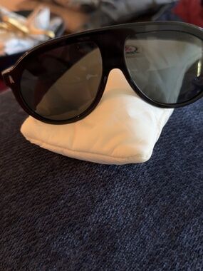 Moncler | Accessories | Moncler Audree 5mm Square Sunglasses  display picture 1